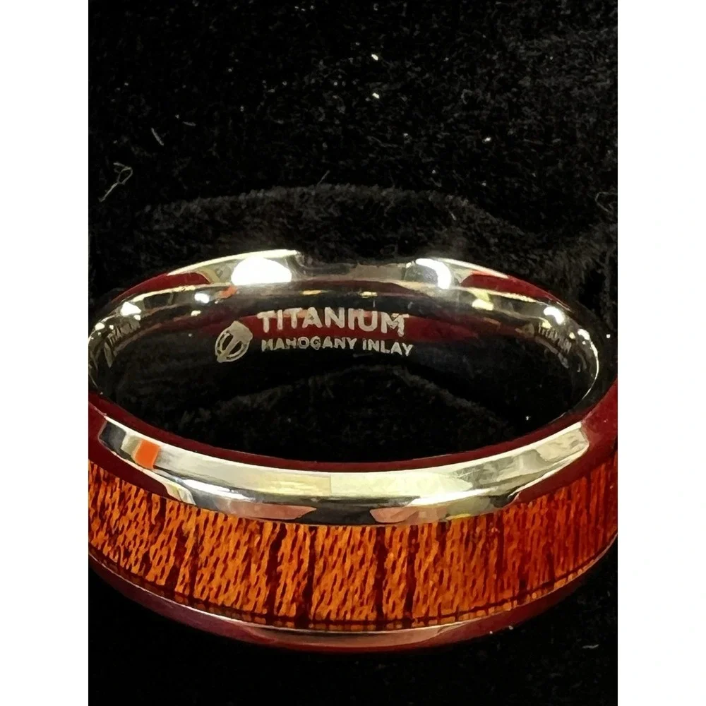 Thorsten Wedding Ring Melia Mahogany Wood Inlaid Titanium Polished 8mm‎ Size 10